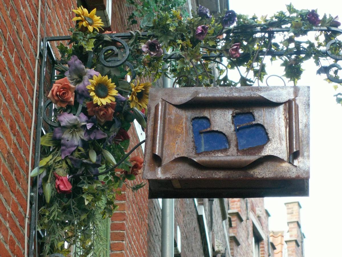 Expect The Unexpected !!! Bruges Exterior photo