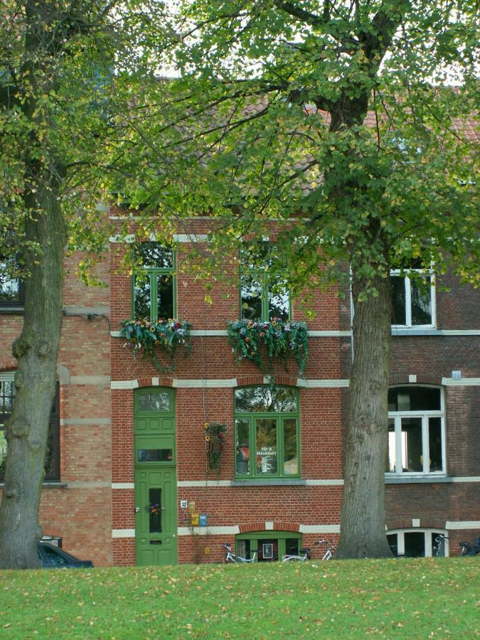 Expect The Unexpected !!! Bruges Exterior photo